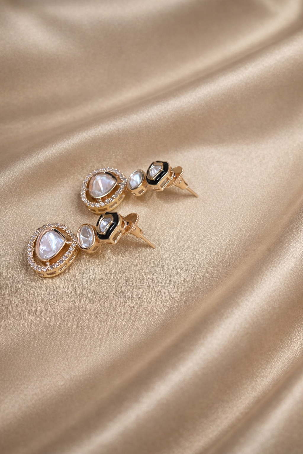 Delicate Grace: Single-Line Polki Pendant Set - Emerald Green