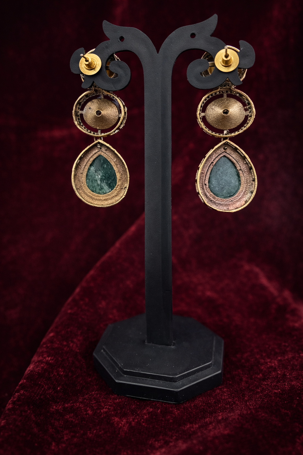 The Rangrez Navratan Necklace Set