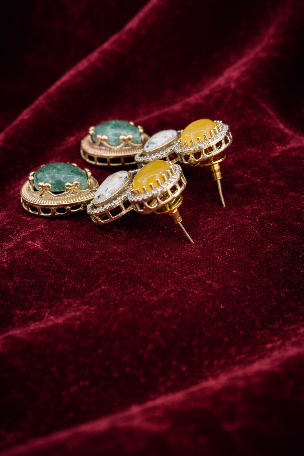 The Rangrez Navratan Necklace Set